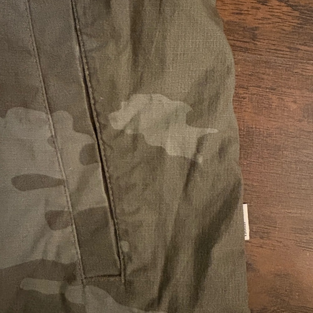 Vuori Ripstop Jacket in Oregano Camo Camouflage size Medium - Picture 5 of 7